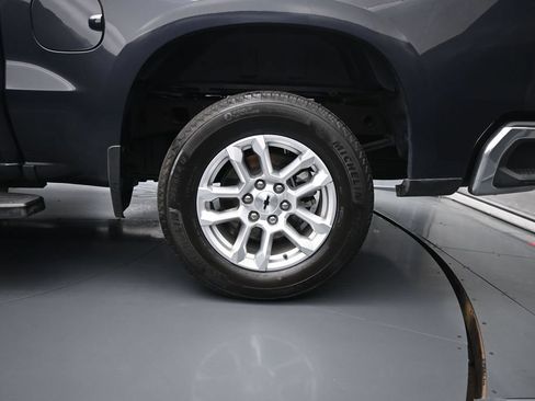Used 2023 Chevrolet Silverado 1500 LT AWD/4WD image 17