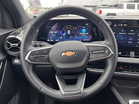 Used 2025 Chevrolet Equinox LT AWD/4WD image 13