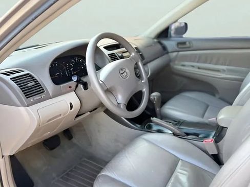 Used 2002 Toyota Camry XLE image 15