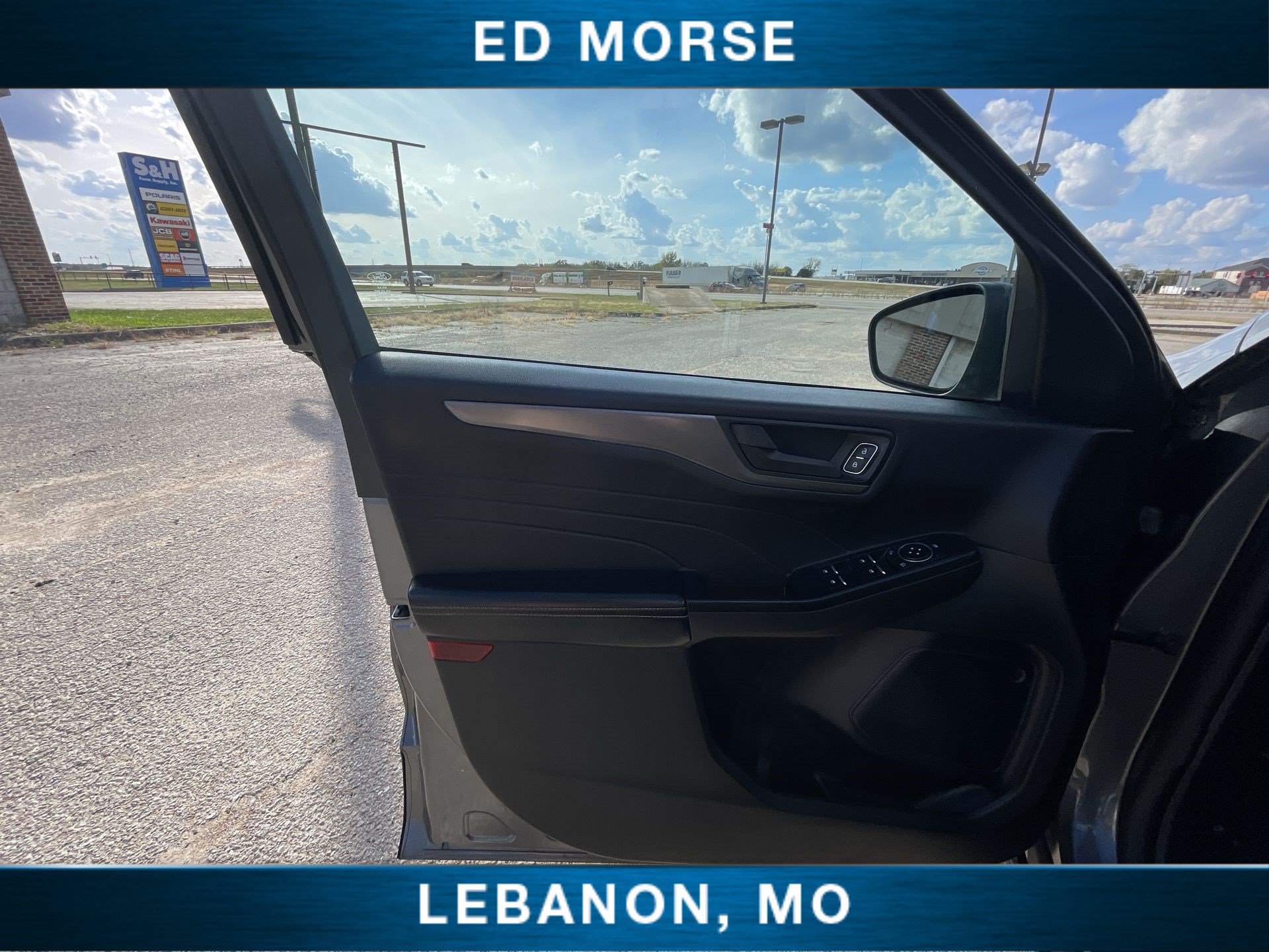 Used 2025 Ford Escape Active AWD/4WD image 21