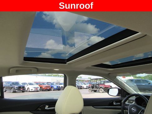 Used 2023 Nissan Maxima Platinum w/ Sport Mat Group FWD image 15