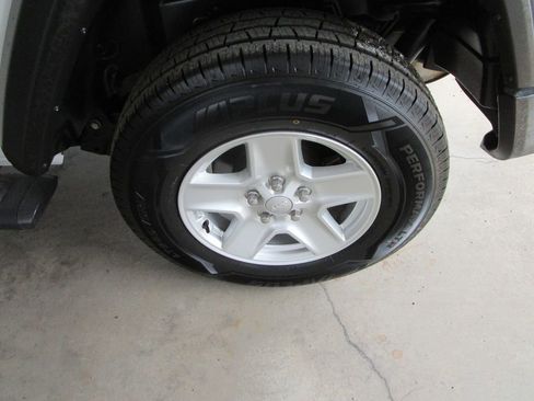 Used 2019 Jeep Wrangler Unlimited Sport AWD/4WD image 10