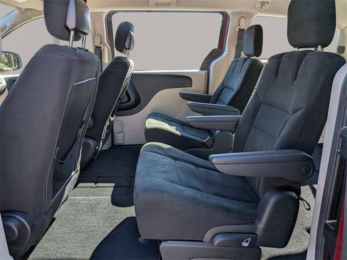Used 2016 Dodge Grand Caravan American Value Package image 13