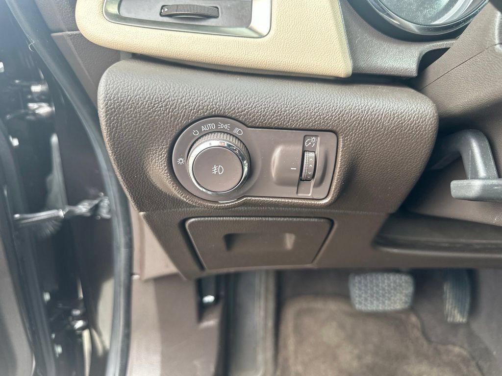 Certified 2013 Buick Verano Convenience FWD image 13
