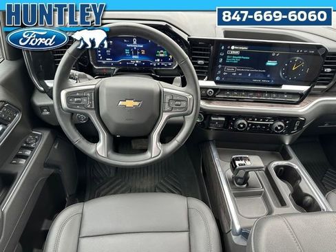 Used 2025 Chevrolet Silverado 1500 LTZ image 14