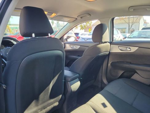 Used 2023 Kia Forte LX image 12