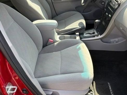 Used 2010 Toyota Corolla LE FWD image 3