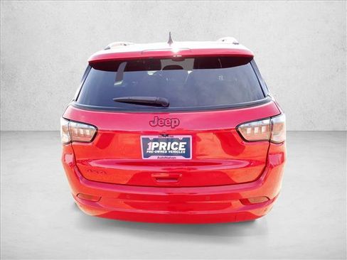 Used 2023 Jeep Compass Limited AWD/4WD image 3