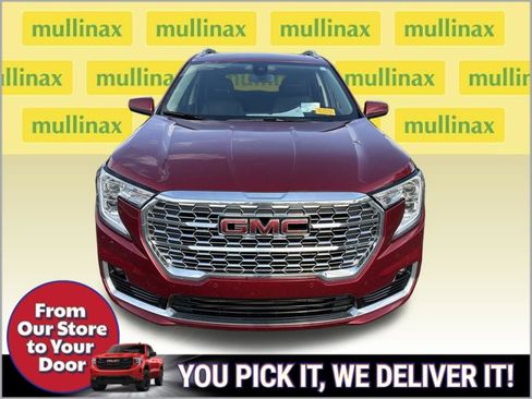 Used 2024 GMC Terrain Denali AWD/4WD image 2