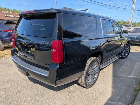 Used 2016 Chevrolet Suburban LTZ image 3