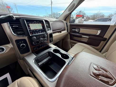 Used 2018 RAM 2500 Laramie w/ Convenience Group image 31