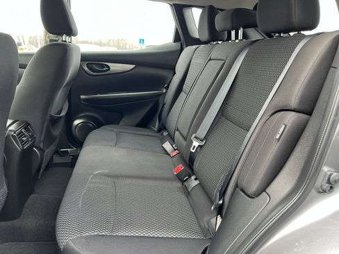 Used 2021 Nissan Rogue Sport S image 25