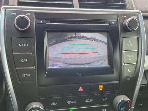 Used 2015 Toyota Camry SE image 22