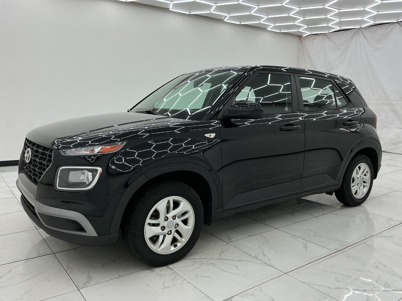 Used 2021 Hyundai Venue SE FWD image 6