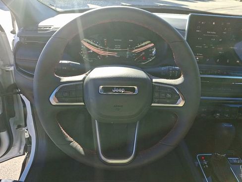 Used 2024 Jeep Compass Trailhawk w/ Trailhawk Convenience Group AWD/4WD image 19