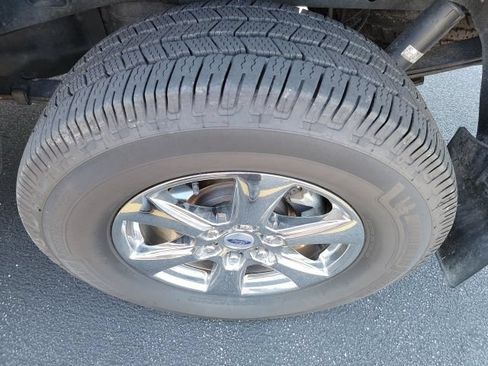 Used 2020 Ford F150 XLT w/ Equipment Group 302A Luxury AWD/4WD image 4