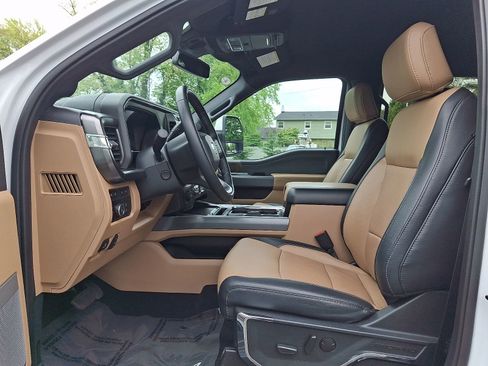 Used 2023 Ford F250 Lariat w/ Sport Appearance Package AWD/4WD image 14