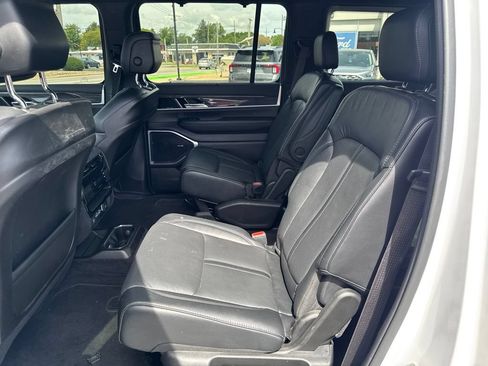 Used 2022 Jeep Wagoneer Series III w/ Convenience Group I AWD/4WD image 31