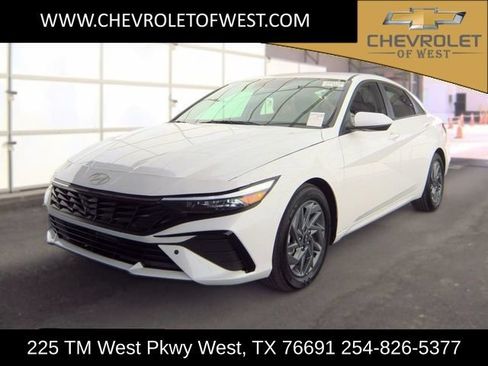 Used 2026 Hyundai Elantra Hybrid FWD image 1