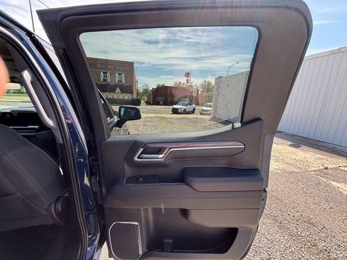 Used 2023 Chevrolet Silverado 1500 LT AWD/4WD image 15