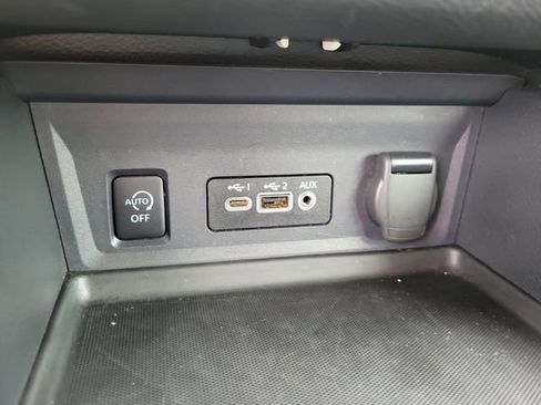 Used 2024 Nissan Sentra SV FWD image 24