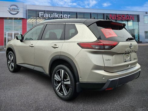 Certified 2025 Nissan Rogue SL w/ Tech Package image 4