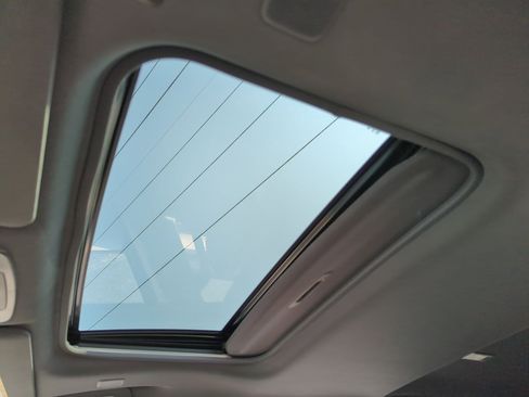 Used 2021 Toyota Sienna Platinum FWD image 16
