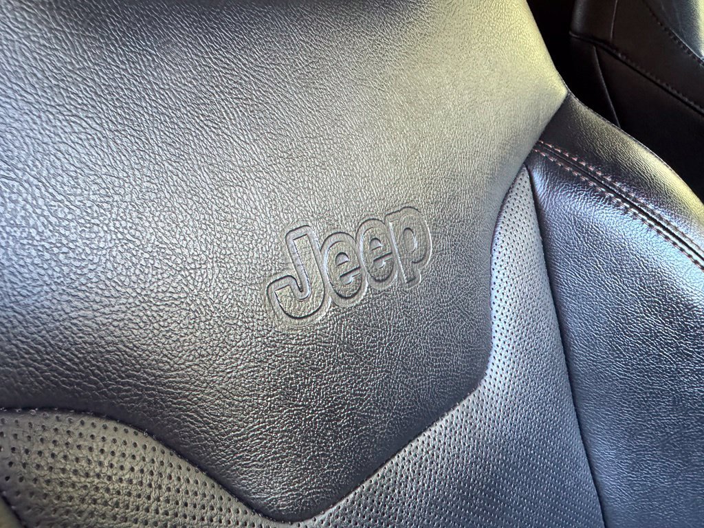 Used 2019 Jeep Compass Limited AWD/4WD image 30
