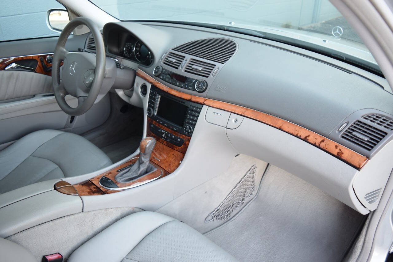 Used 2004 Mercedes-Benz E 500 Sedan image 44