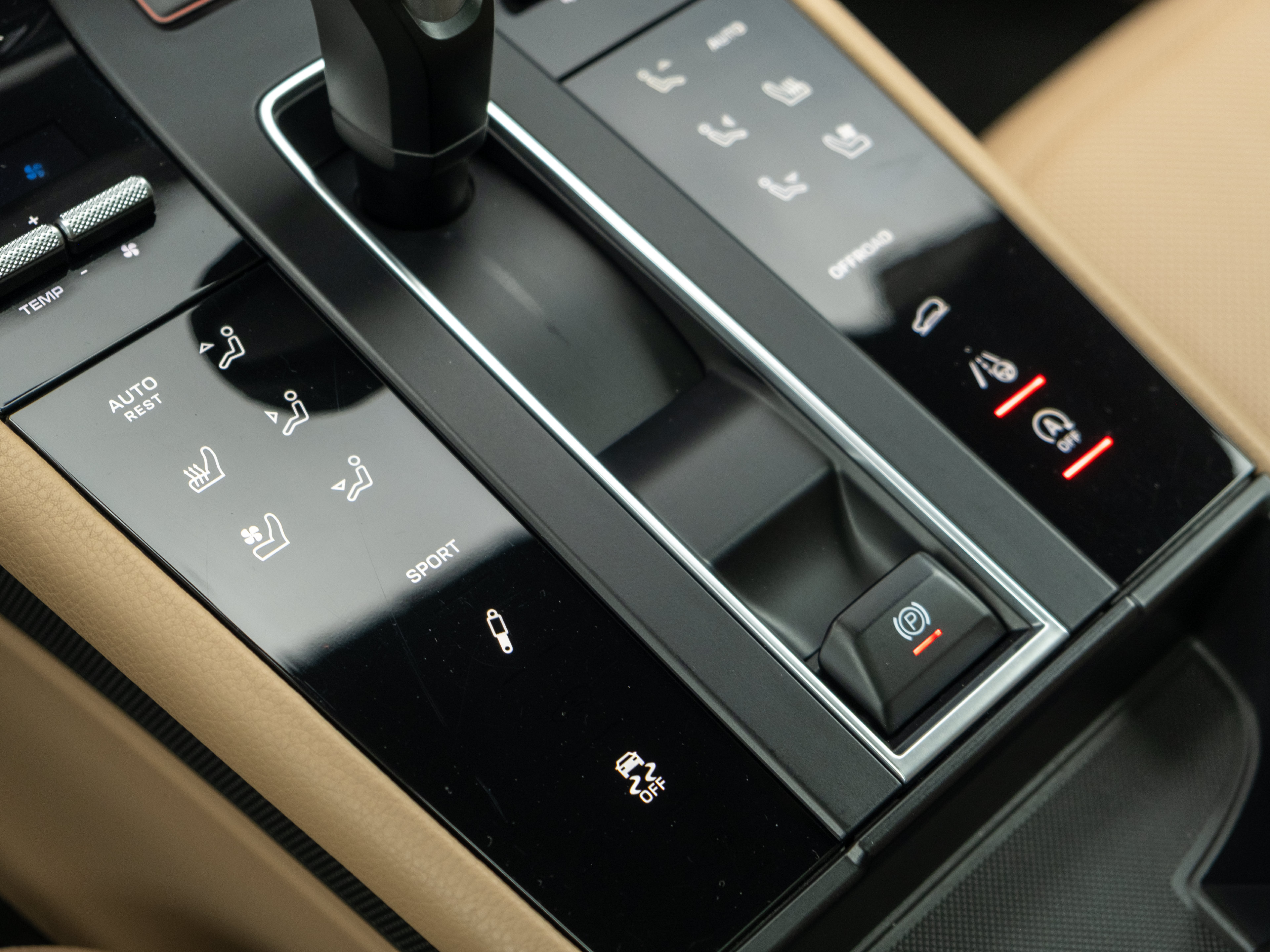 Certified 2023 Porsche Macan S AWD/4WD image 35