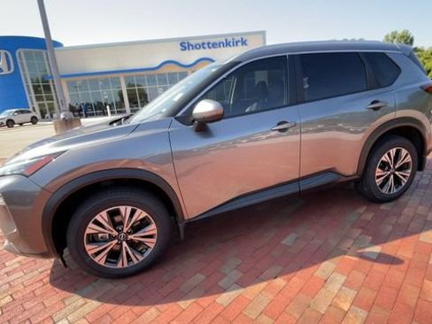 Used 2022 Nissan Rogue SV w/ SV Premium Package AWD/4WD image 6