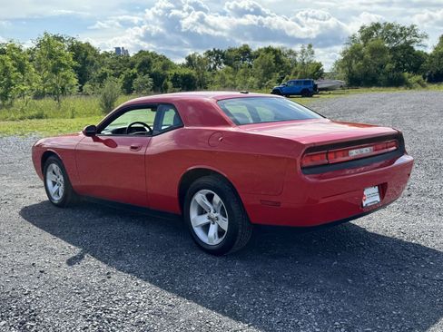 Used 2010 Dodge Challenger SE RWD image 22