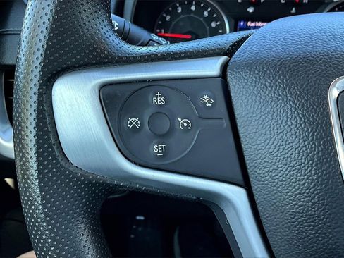 Used 2022 GMC Terrain SLE image 18