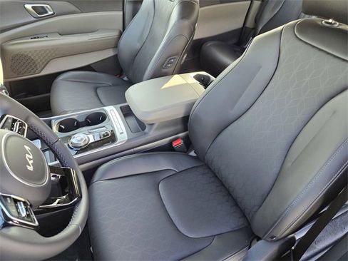 New 2026 Kia Carnival EX image 22