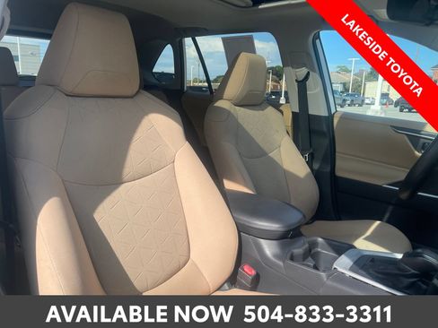 Certified 2020 Toyota RAV4 XLE w/ Convenience Package FWD image 16