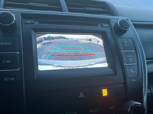 Used 2015 Toyota Camry LE image 22