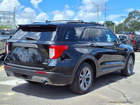 Used 2021 Ford Explorer XLT w/ XLT Sport Appearance Package image 7
