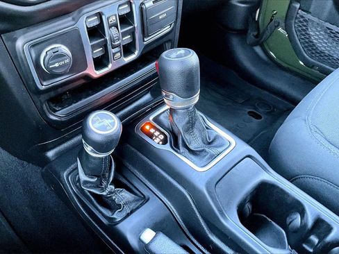 Certified 2021 Jeep Wrangler Willys image 28