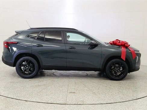 New 2026 Chevrolet Trax LT FWD image 8
