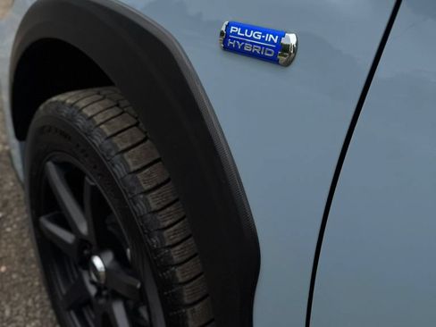 Used 2020 Subaru Crosstrek Hybrid w/ Moonroof Package w/Navigation AWD/4WD image 44