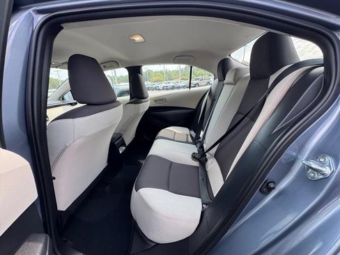 Used 2025 Toyota Corolla LE FWD image 10
