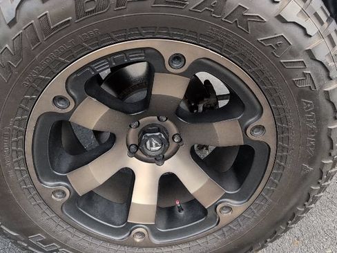 Used 2020 Jeep Gladiator Rubicon AWD/4WD image 5