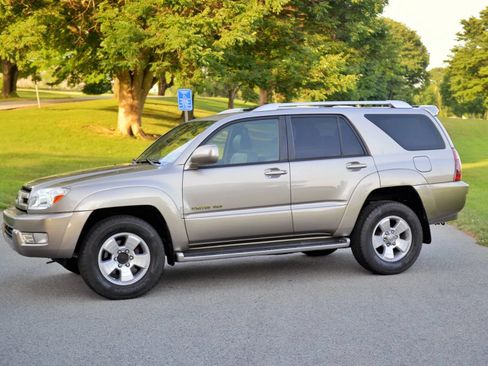 Used 2004 Toyota 4Runner Limited AWD/4WD image 5