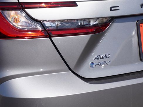 Used 2026 Toyota Camry SE AWD/4WD image 9