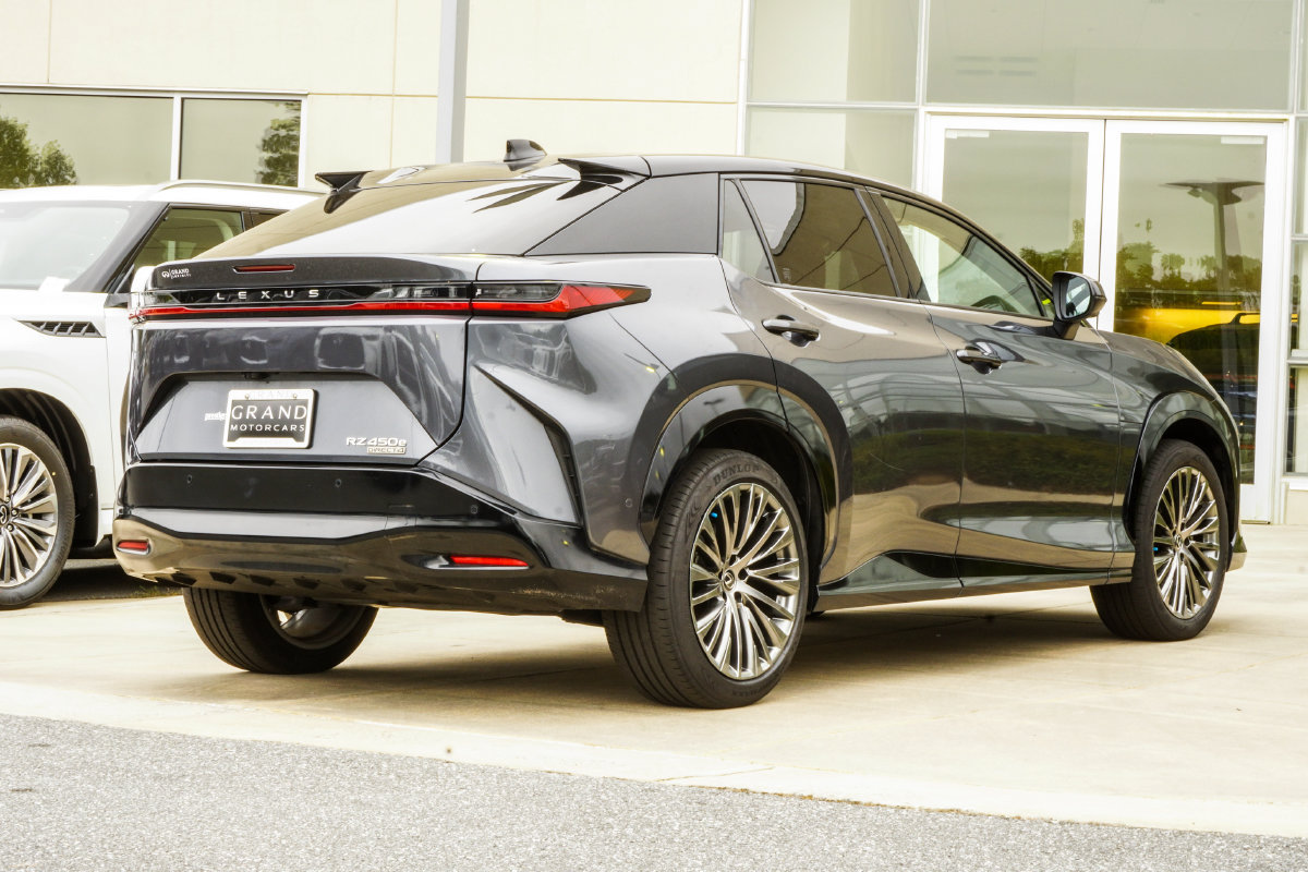 Used 2023 Lexus RZ 450e Premium w/ Cold Area Package AWD/4WD image 13
