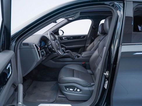 Certified 2020 Porsche Cayenne AWD/4WD image 14