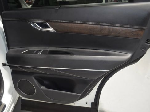 Used 2024 Genesis GV80 2.5T image 18