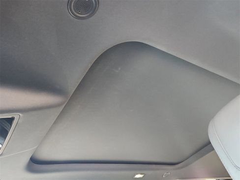 Used 2024 Land Rover Defender 110 S image 21