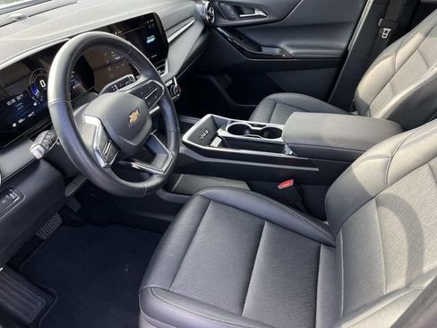Used 2025 Chevrolet Equinox LT w/ Convenience Package II AWD/4WD image 25