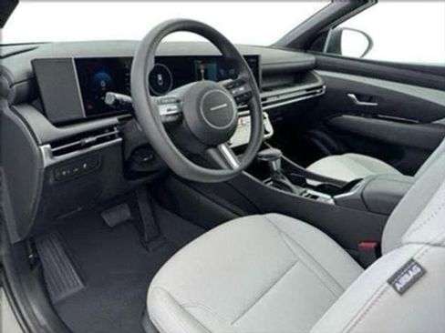 Certified 2025 Hyundai Santa Cruz SEL image 15